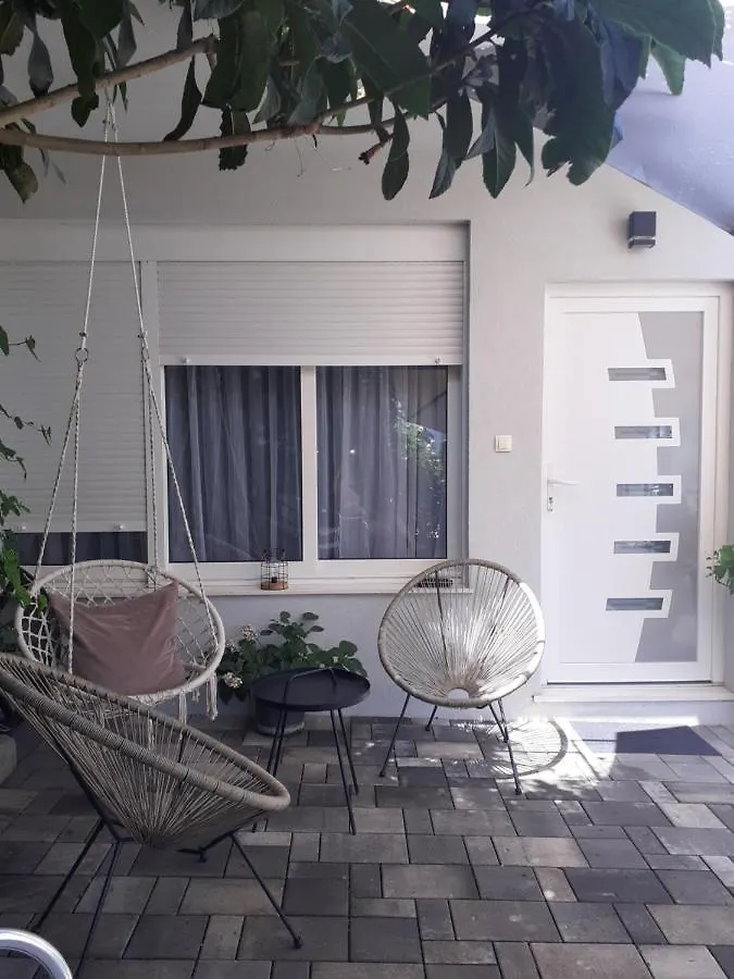 Luxury Dim Apartment Split